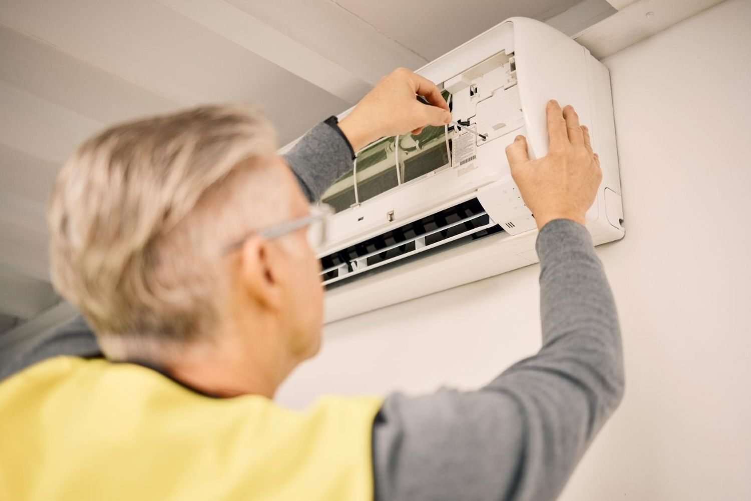 Energy-efficient home cooling system