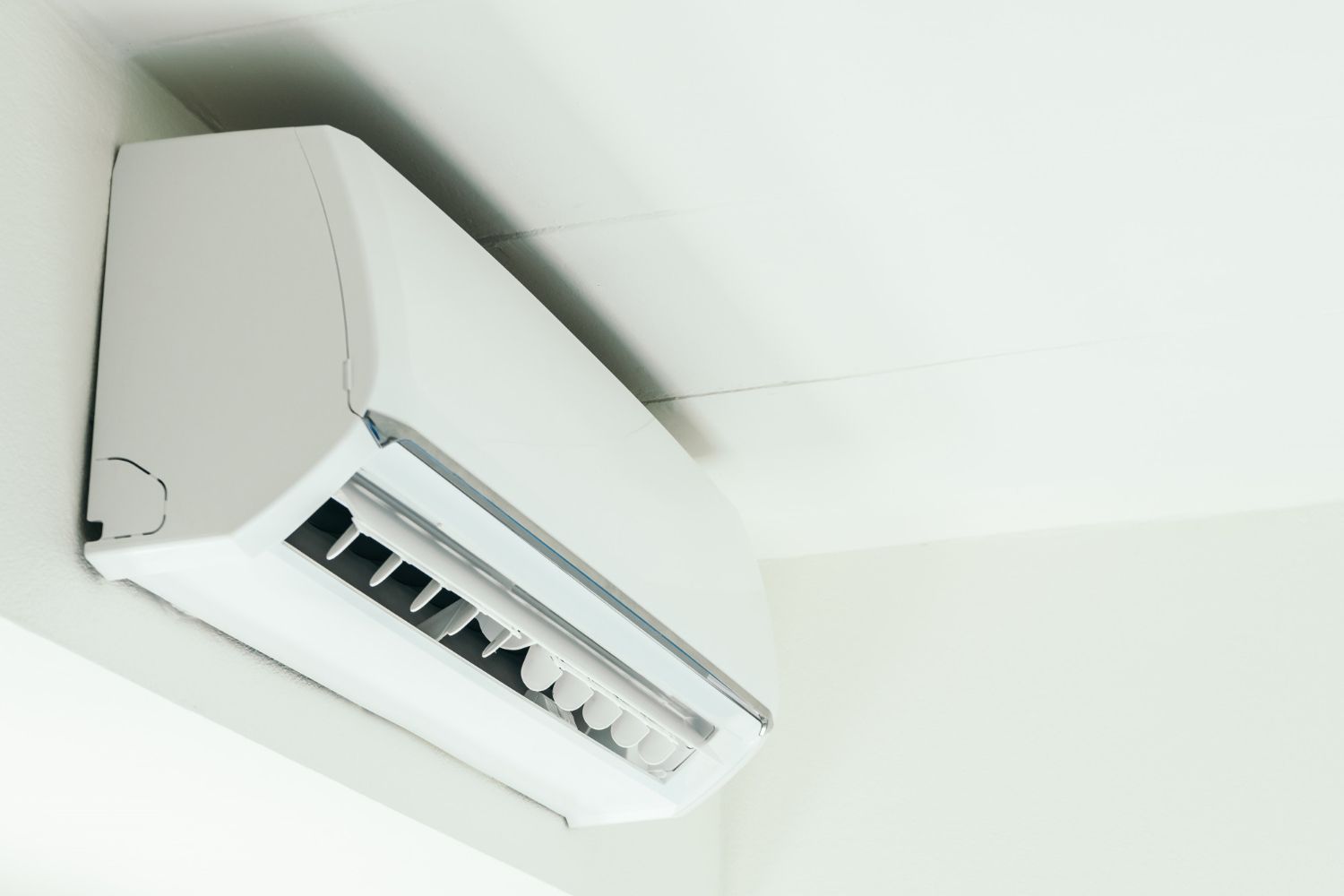 AC repair and maintenance service