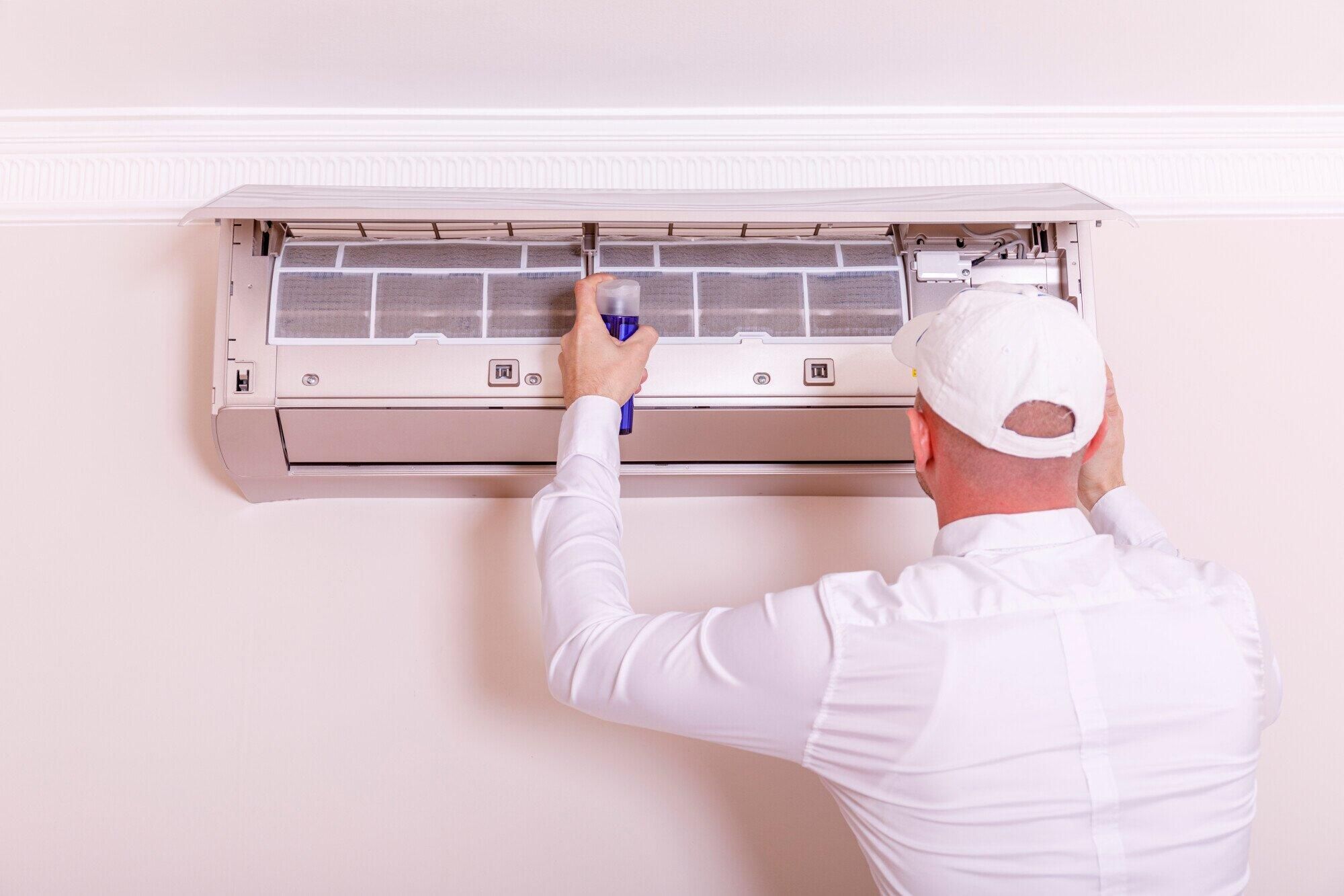 HVAC expert replacing AC unit